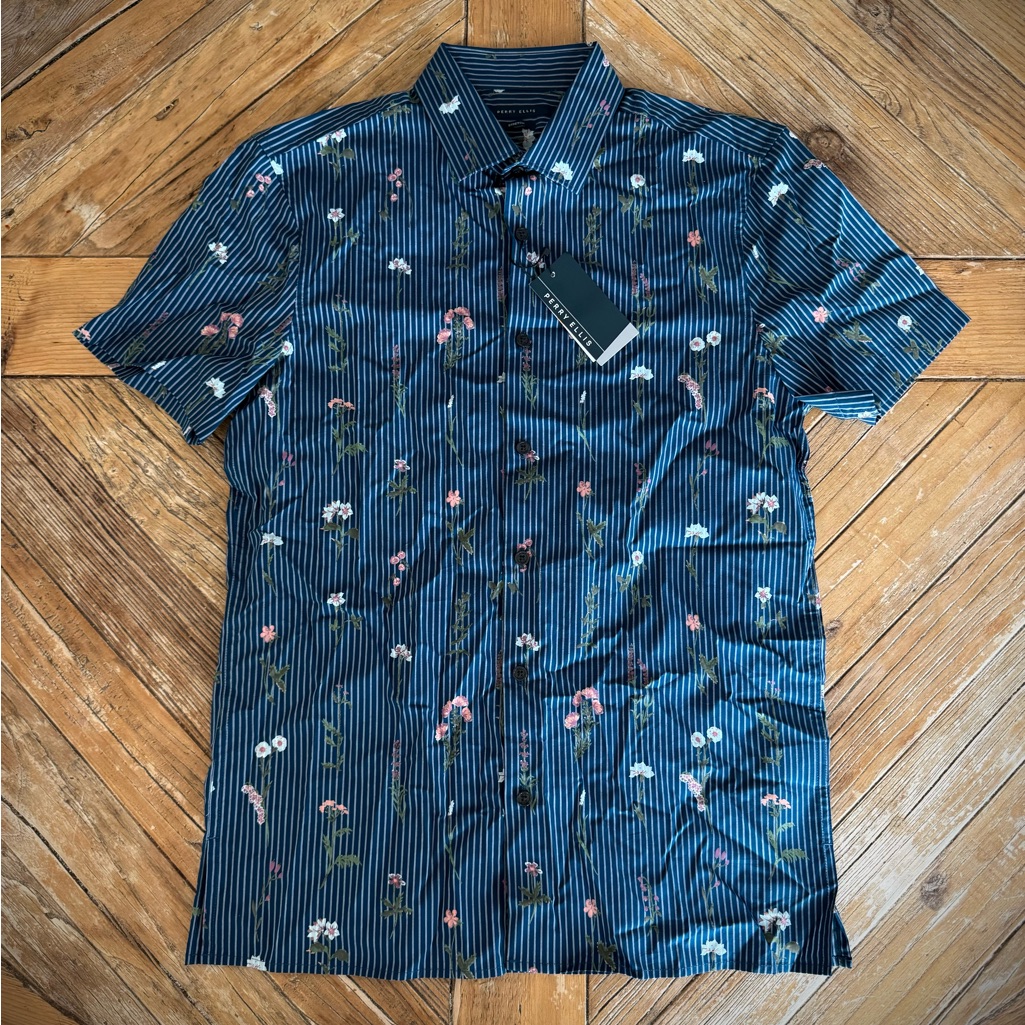 Brand New Perry Ellis Causal Shirt Brand New Perry Ellis Causal Shirt